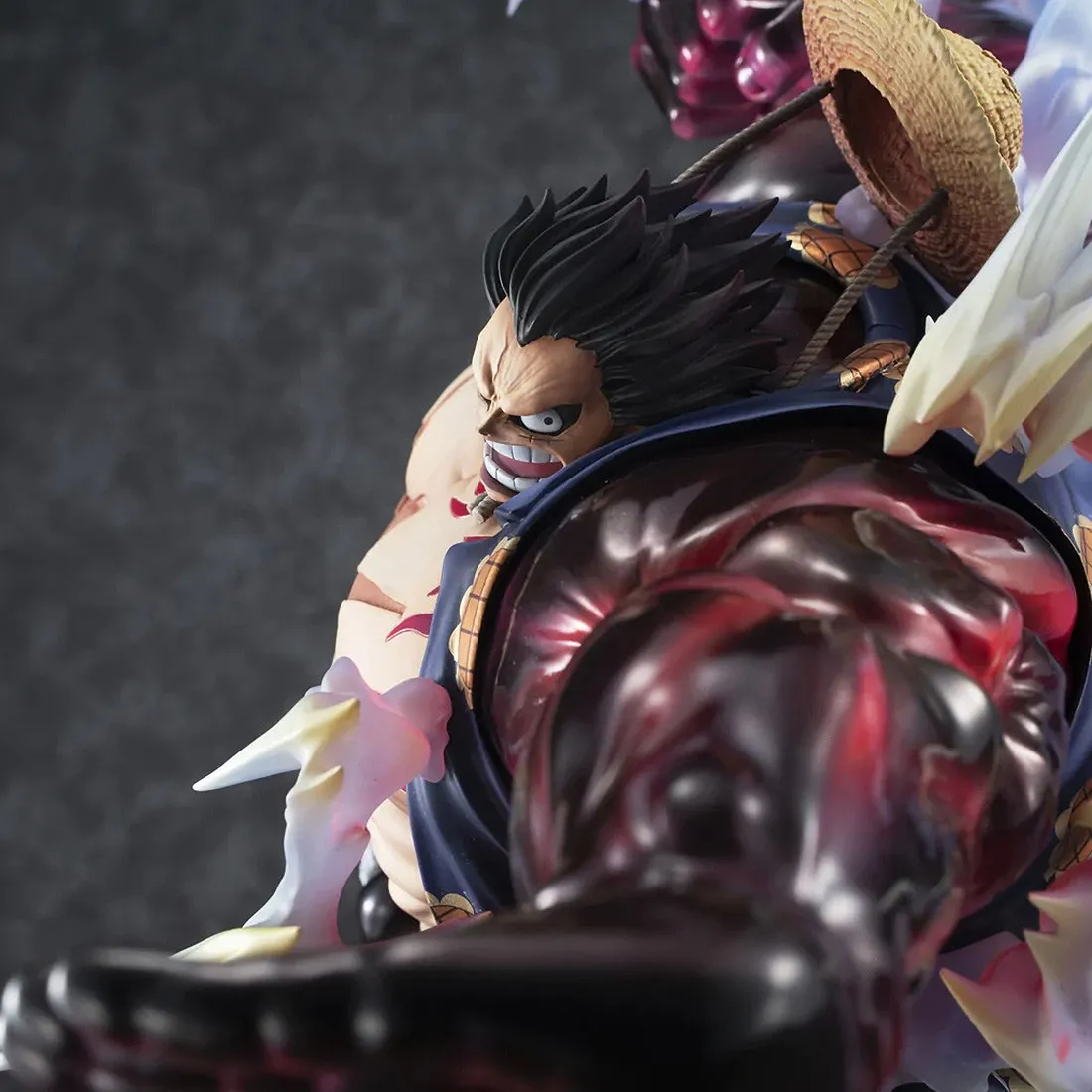 MegaHouse One Piece Portrait of Pirates SA-Maximum Monkey D. Luffy Gear 4th Boundman Ver. 2 Figure (red)