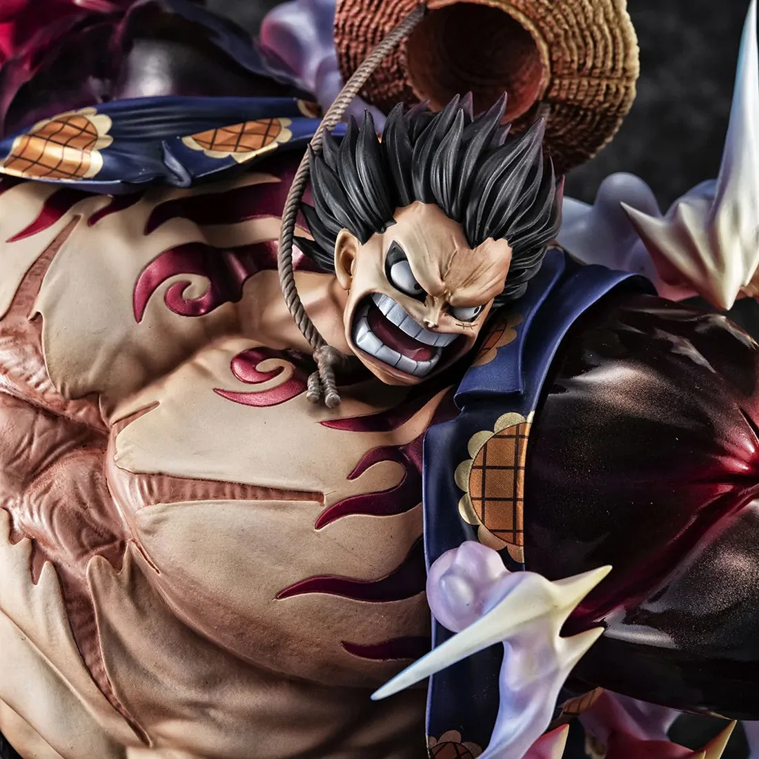 MegaHouse One Piece Portrait of Pirates SA-Maximum Monkey D. Luffy Gear 4th Boundman Ver. 2 Figure (red)