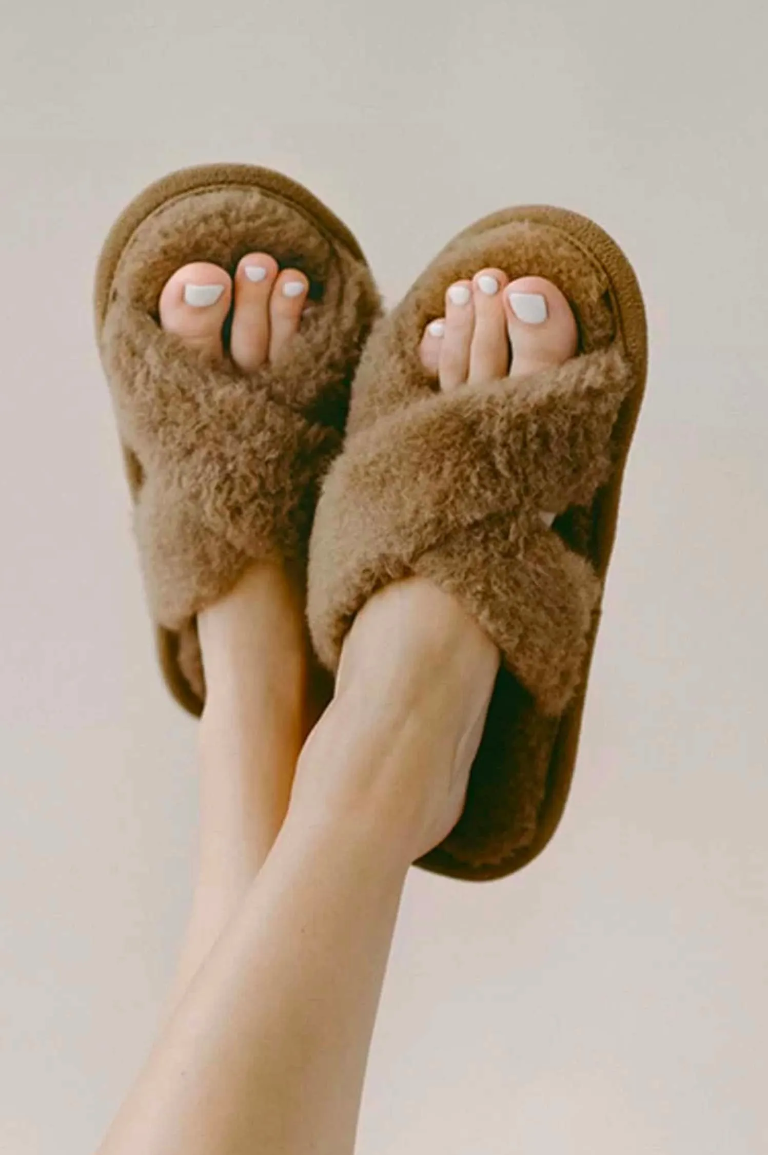 PANTOFOLE PELOUCHE SLIPPERS