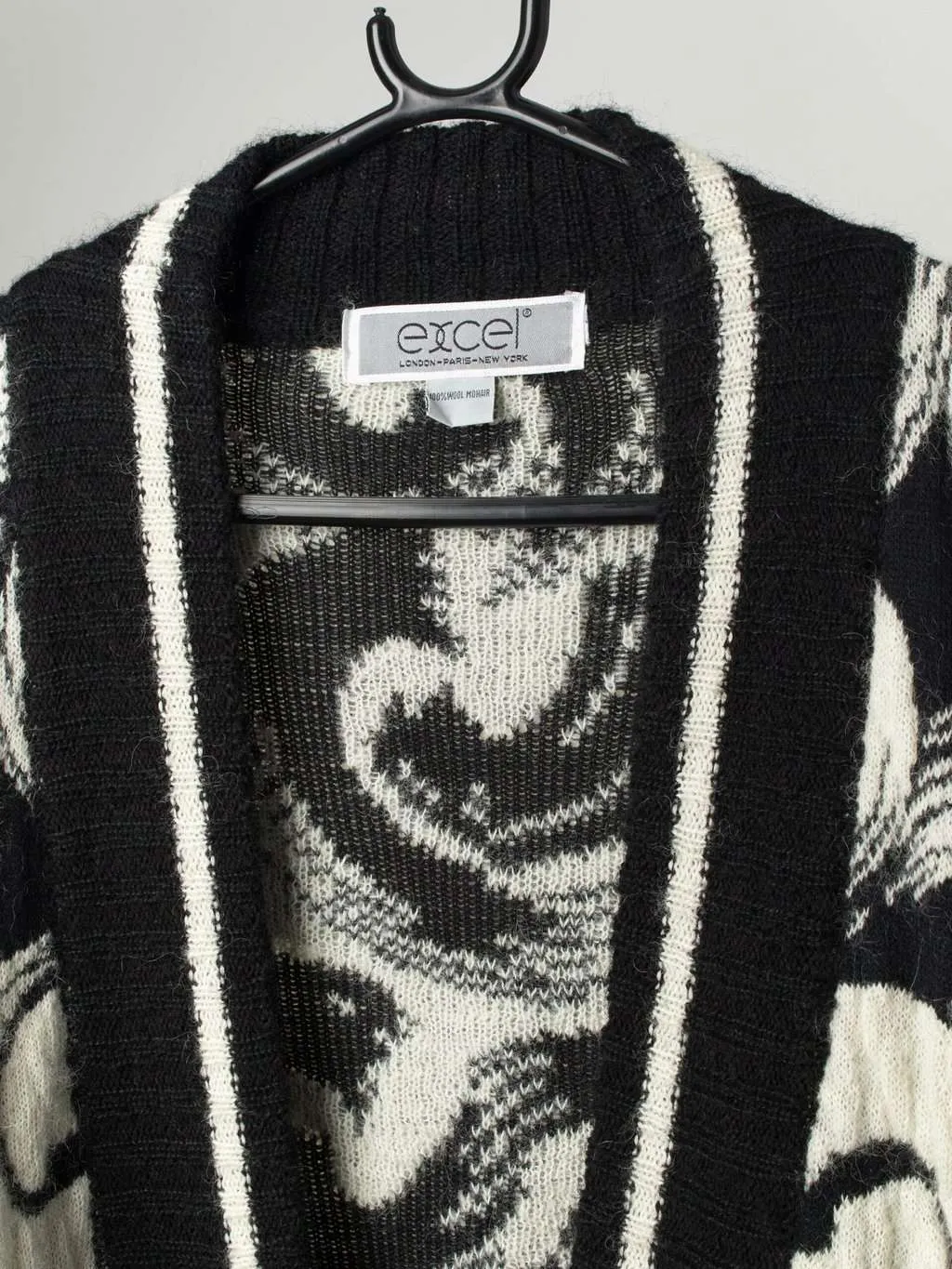 Vintage black and white wool cardigan with abstract swirl design – Large / XL