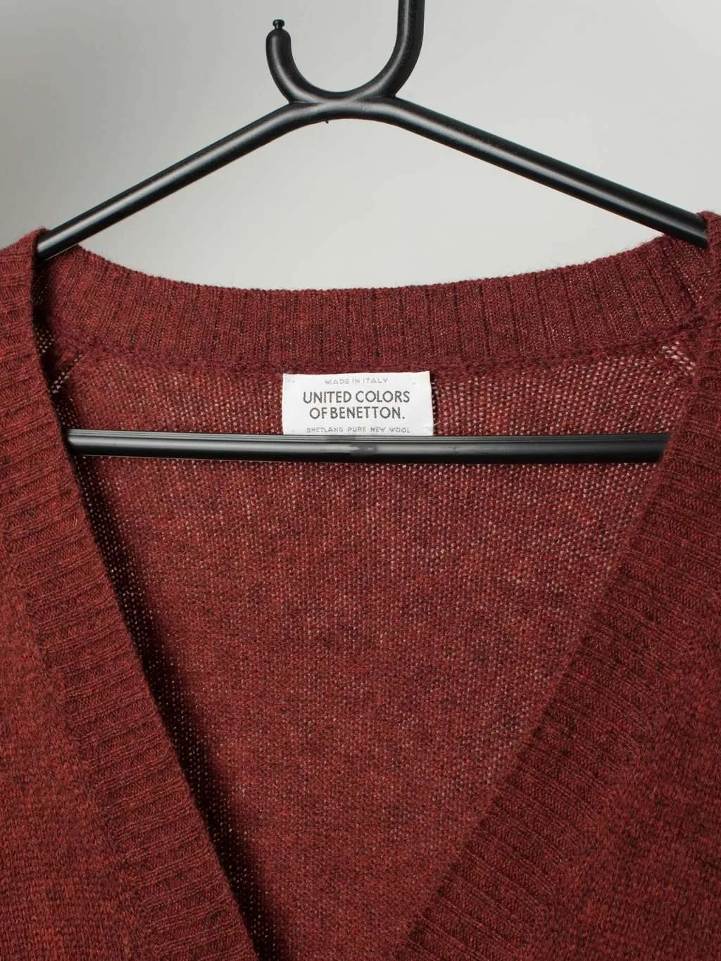 Vintage United Colours Of Benetton men’s wool cardigan in wine red  – Small